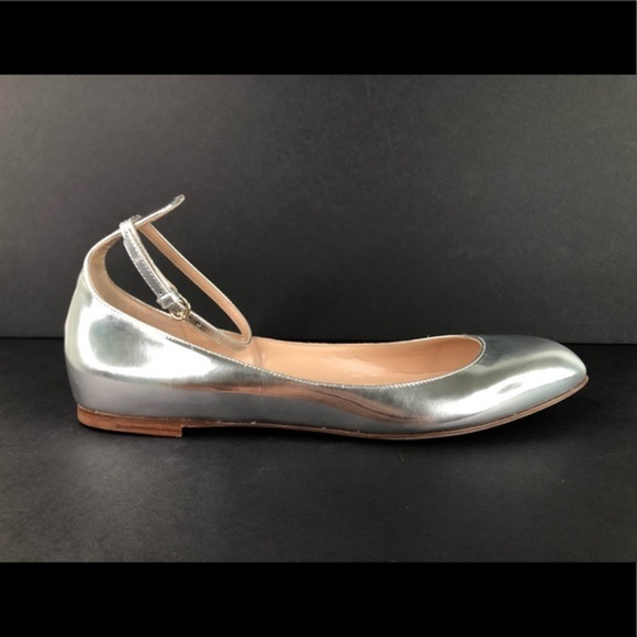 Valentino Garavani Tango Mirrored Ballerina Flats - Picture 9 of 12